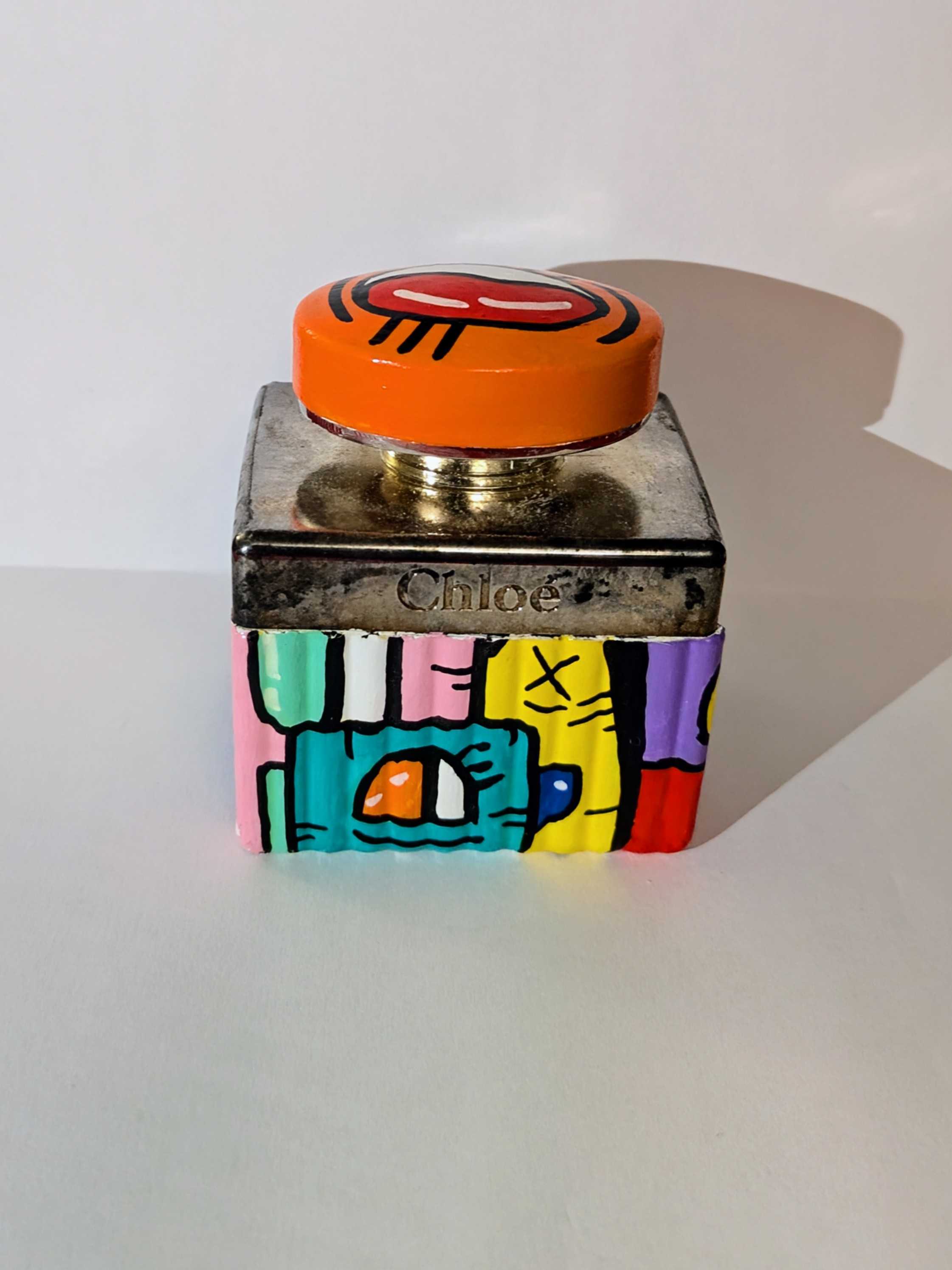 Bouteille de parfum CHLOE by CHLOE – Pièce unique peinte à la main