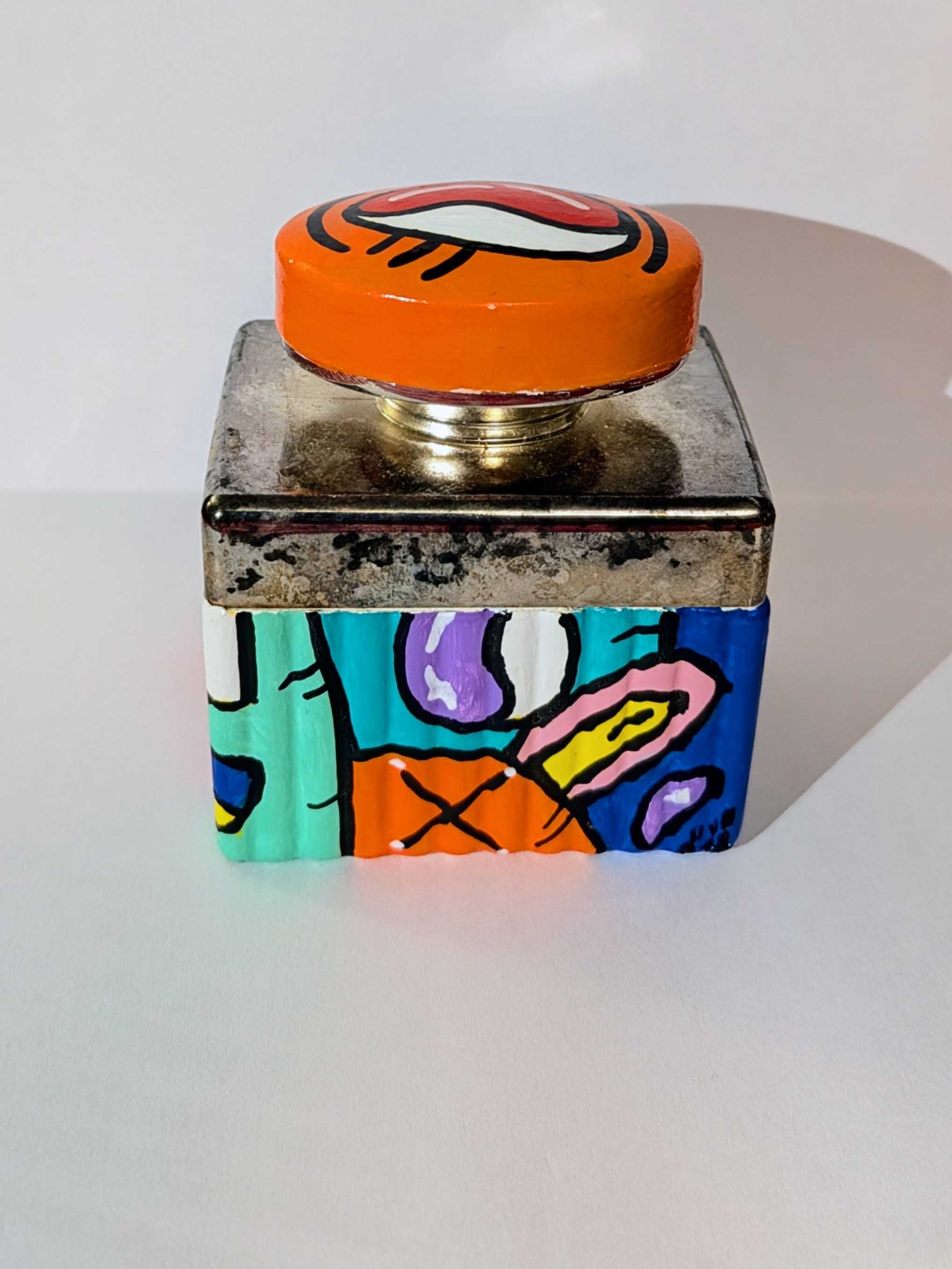 Bouteille de parfum CHLOE by CHLOE – Pièce unique peinte à la main