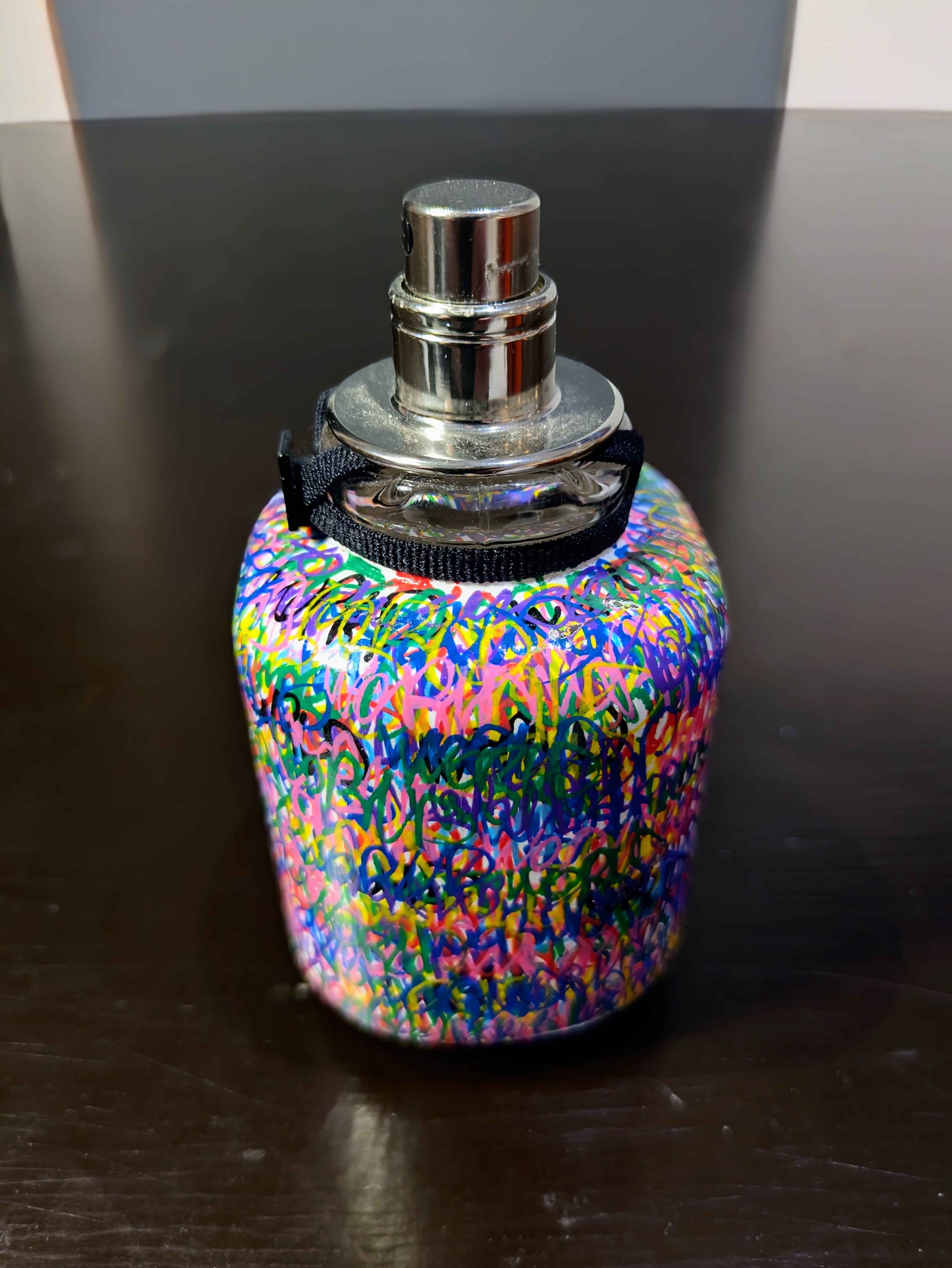 Bouteille de parfum L'INTERDIT by GIVENCHY – Pièce unique peinte à la main