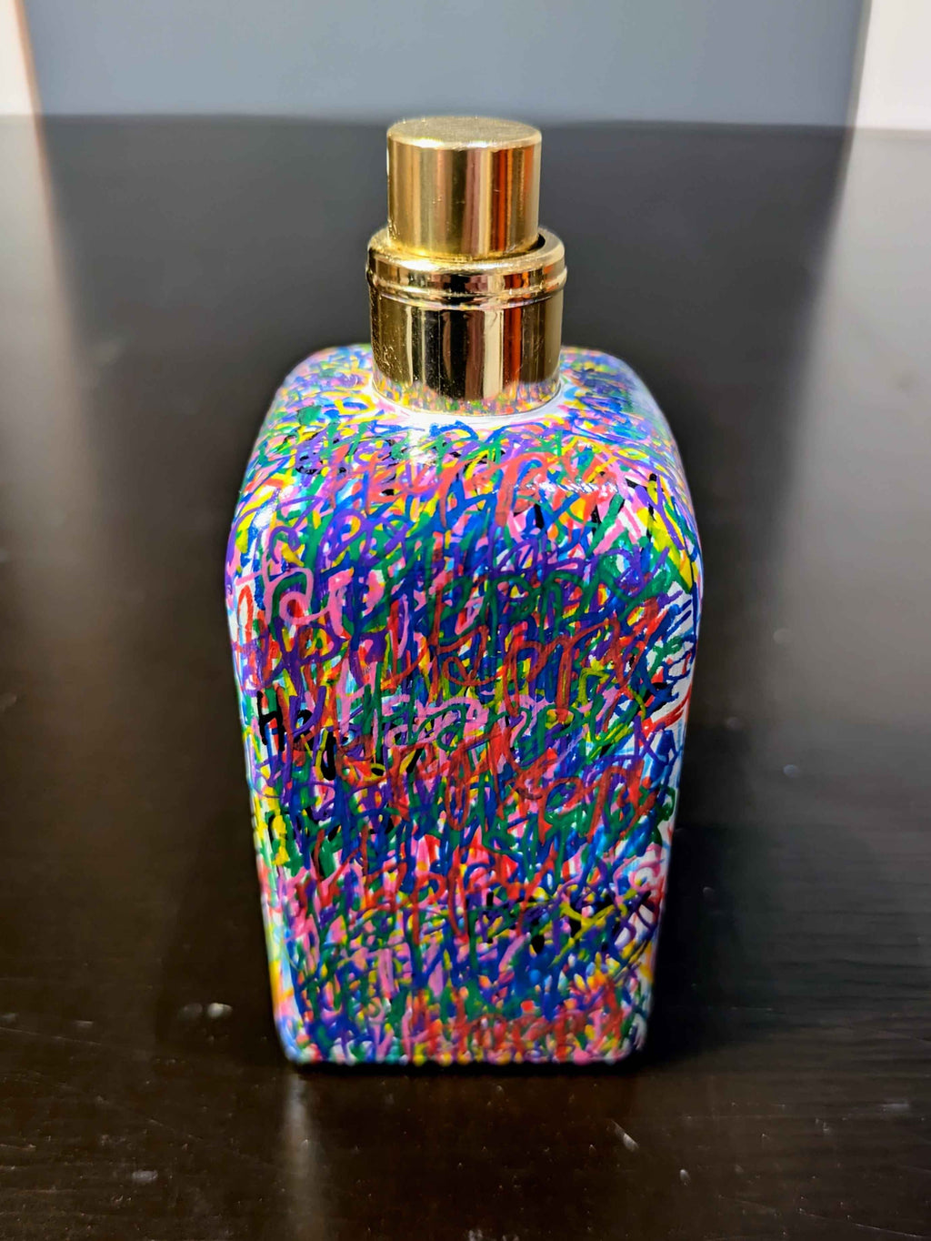 Bouteille de parfum GENTLEMAN by GIVENCHY – Pièce unique peinte à la main