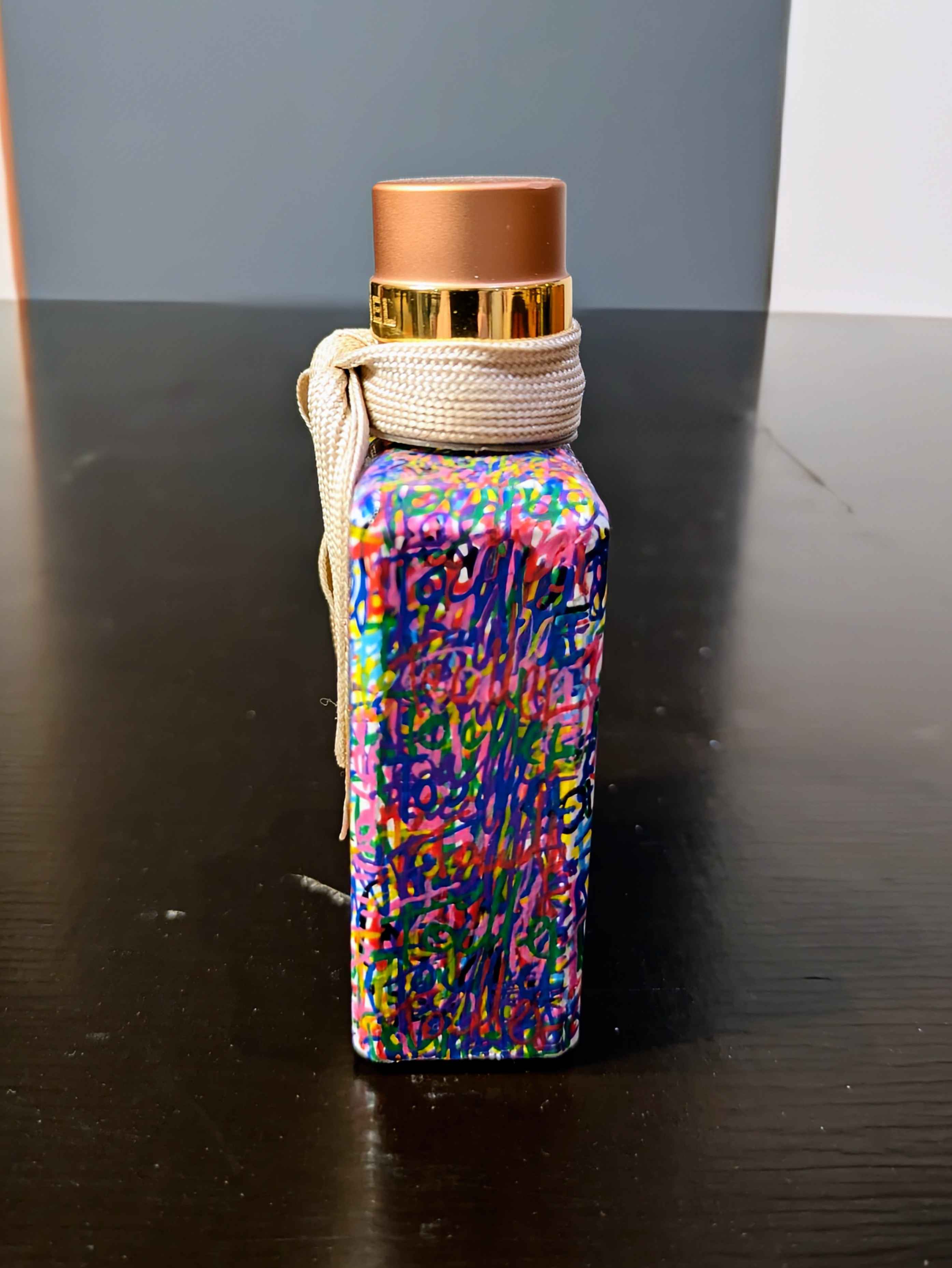 Bouteille de parfum N°5 by CHANEL – Pièce unique peinte à la main