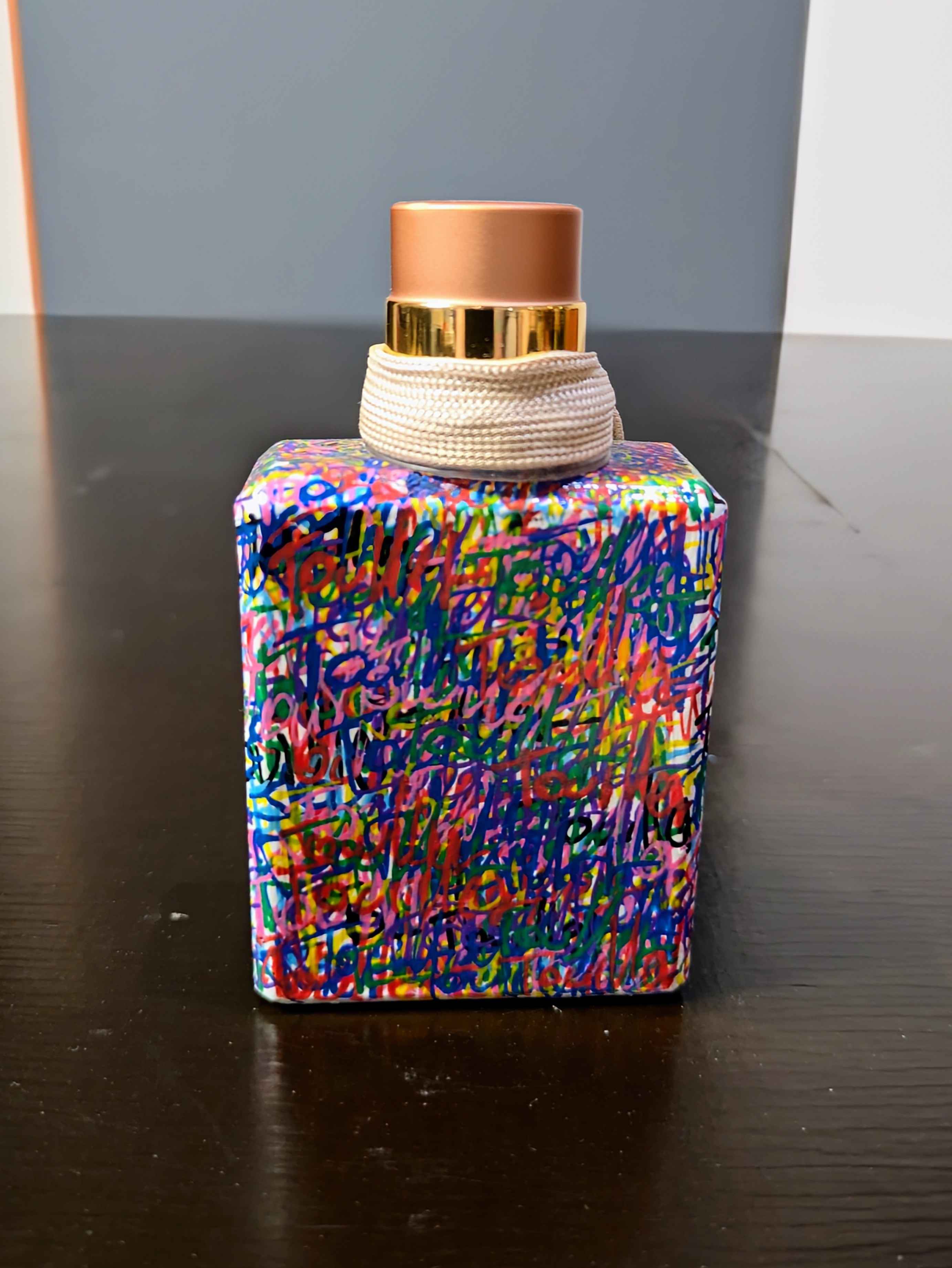 Bouteille de parfum N°5 by CHANEL – Pièce unique peinte à la main