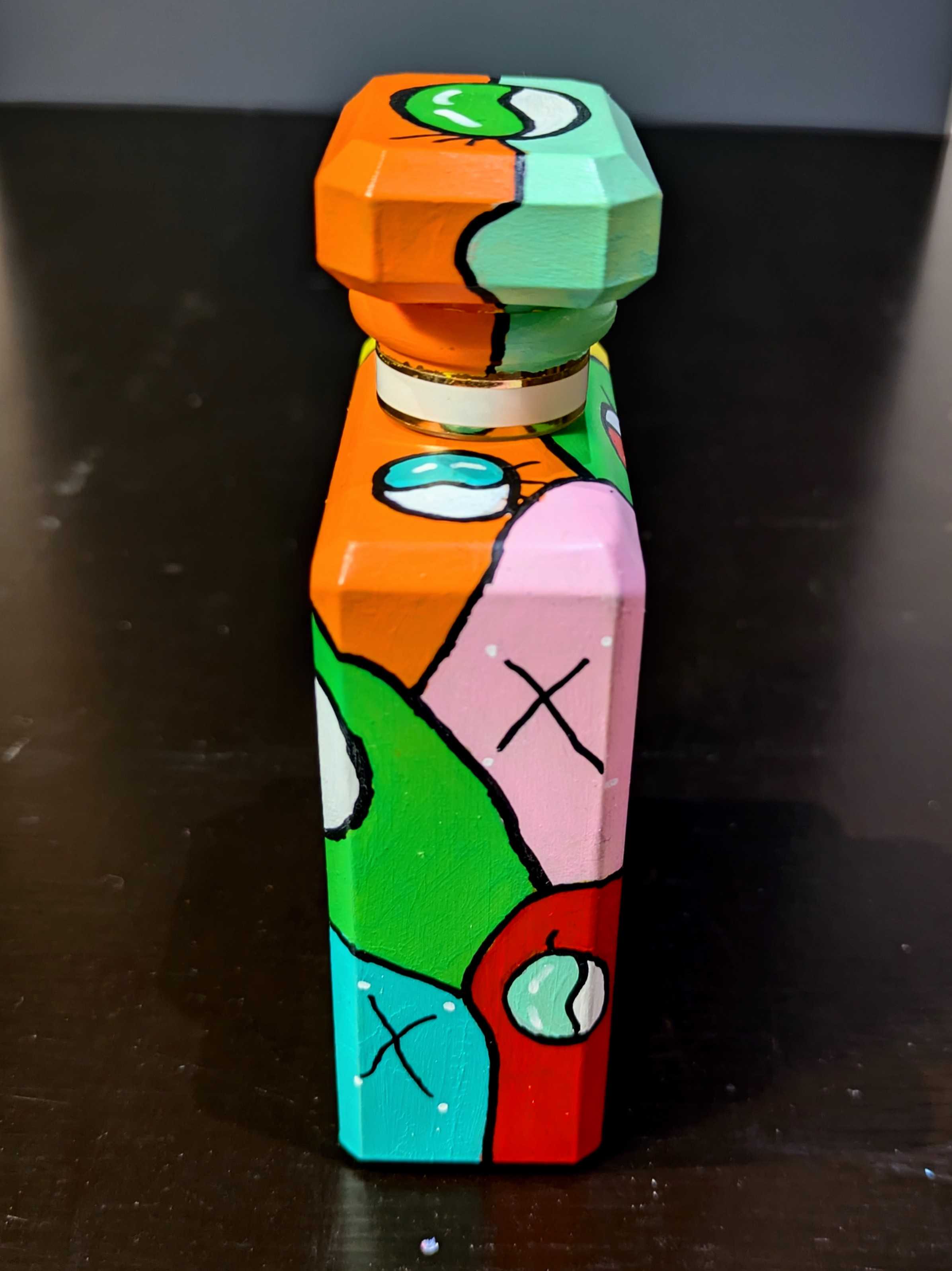 Bouteille de parfum COCO MADEMOISELLE by CHANEL – Pièce unique peinte à la main