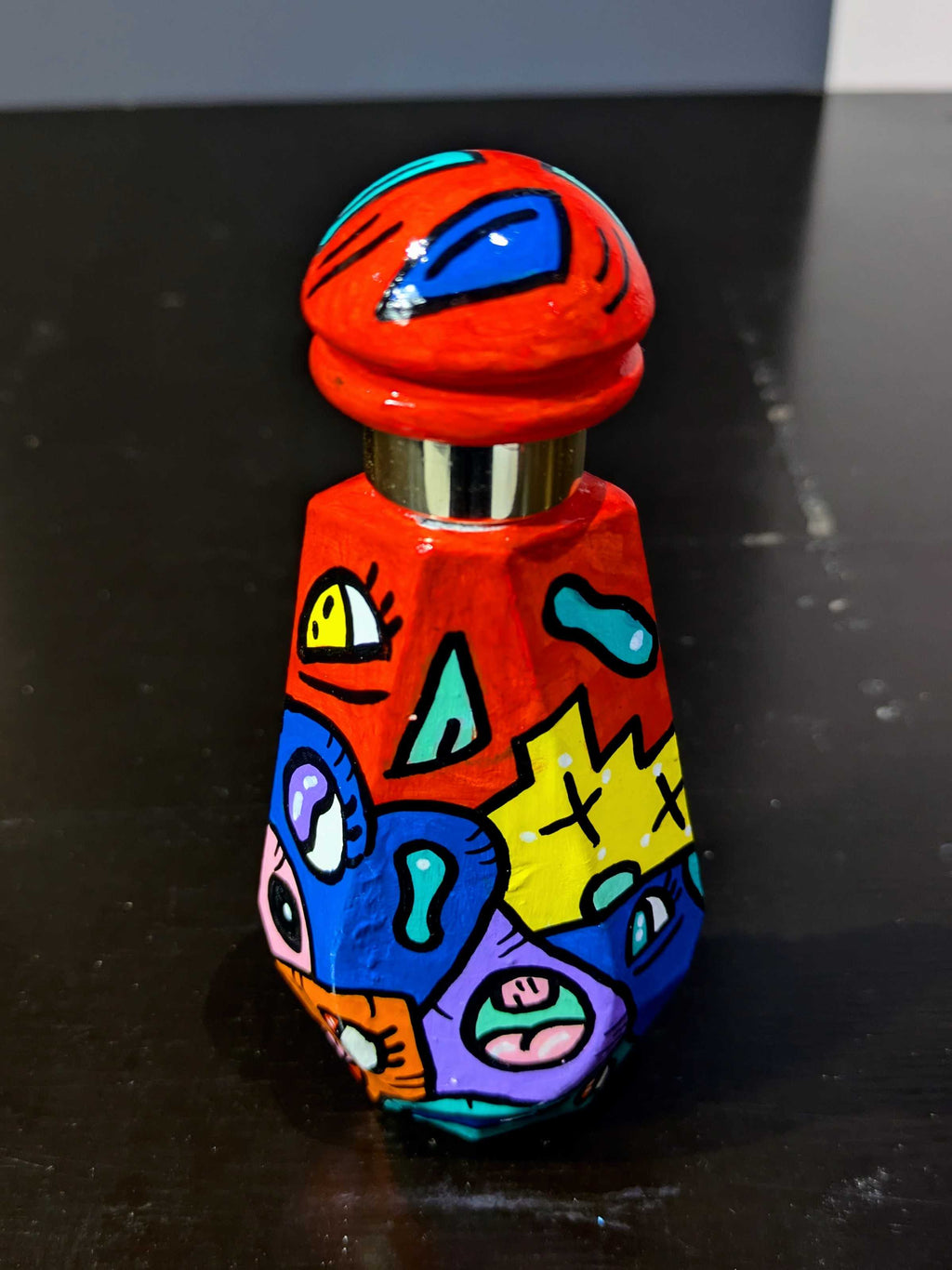 Bouteille de parfum ANGE ou DEMON by GIVENCHY custom – Pièce unique peinte à la main