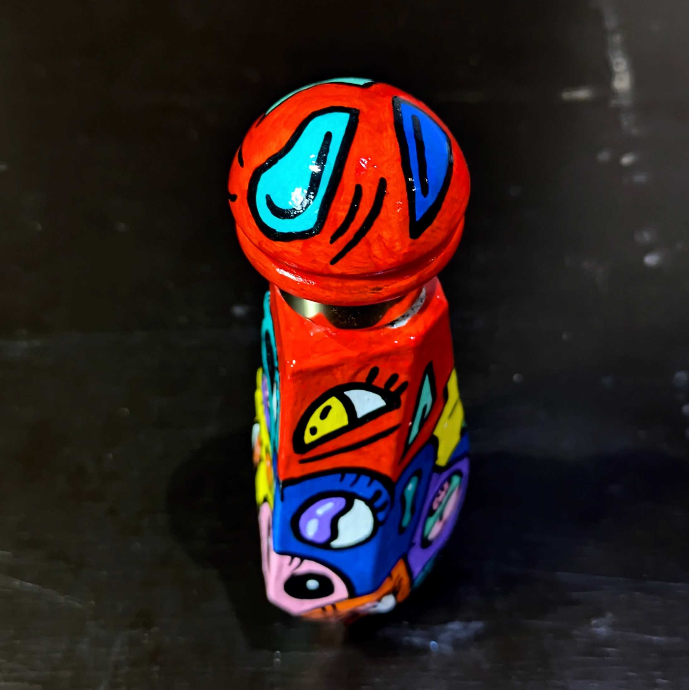 Bouteille de parfum ANGE ou DEMON by GIVENCHY custom – Pièce unique peinte à la main