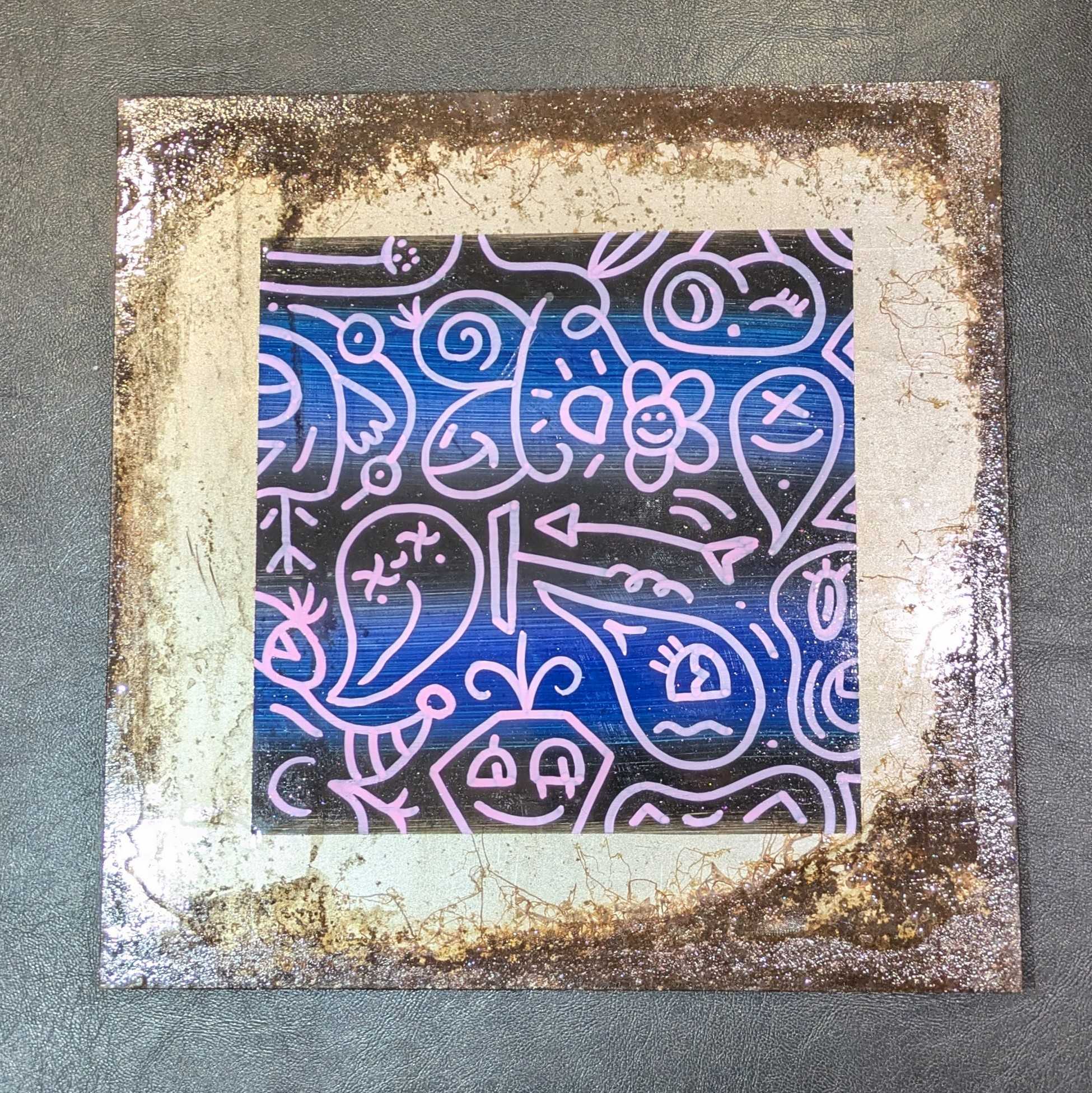 Plaque métal custom – Pièce unique peinte à la main